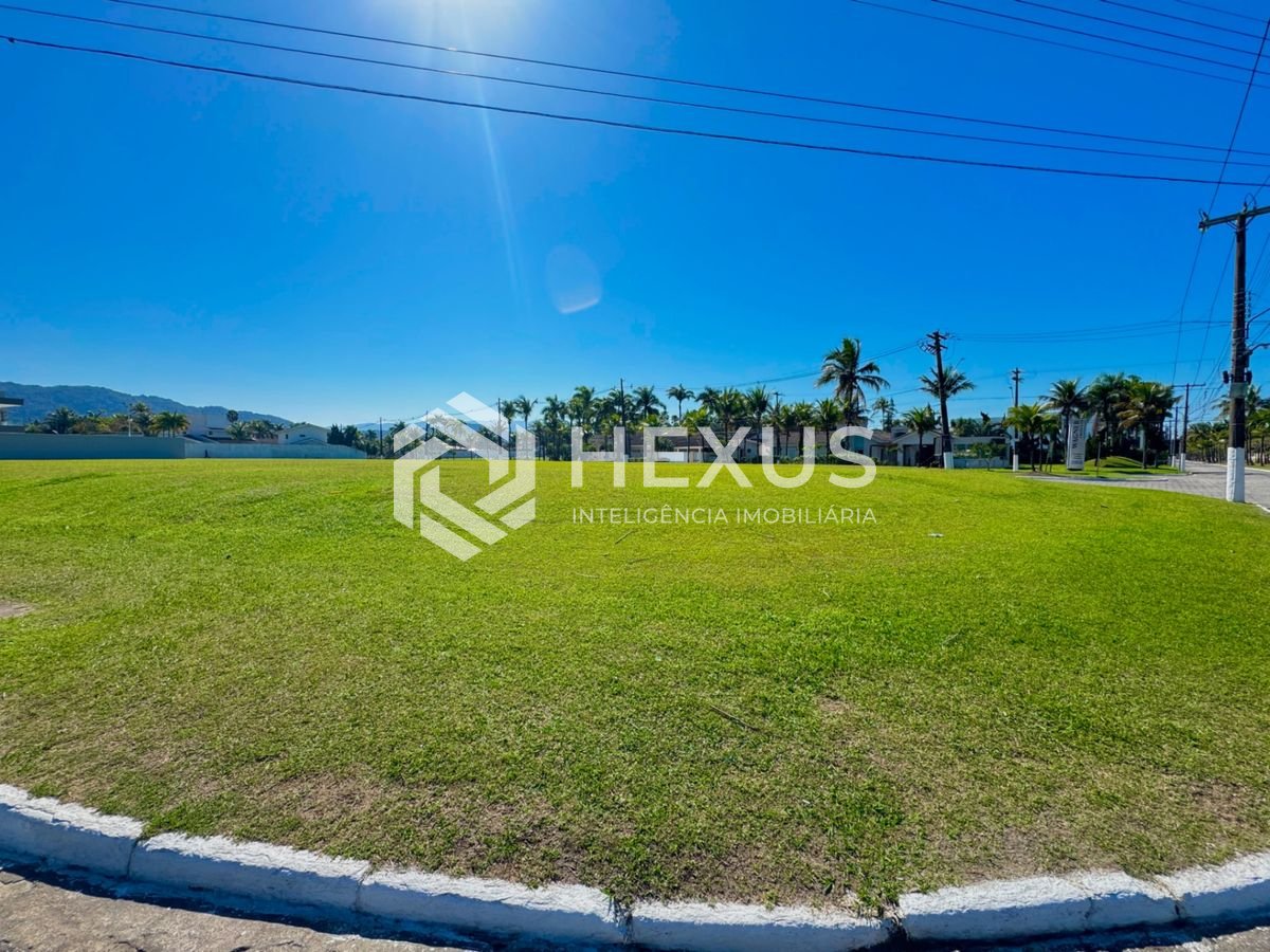 Foto 3 de Terreno de 2.033,50 m² frente avenida no Jardim Acapulco, Guarujá