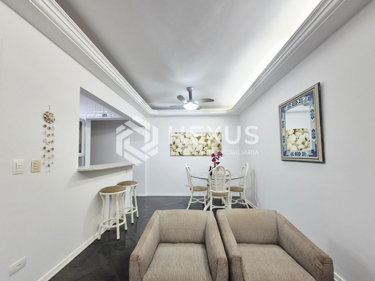 Foto 3 de Apartamento com varanda vista mar e lazer a 1 quadra da praia nas Pitangueiras, Guarujá