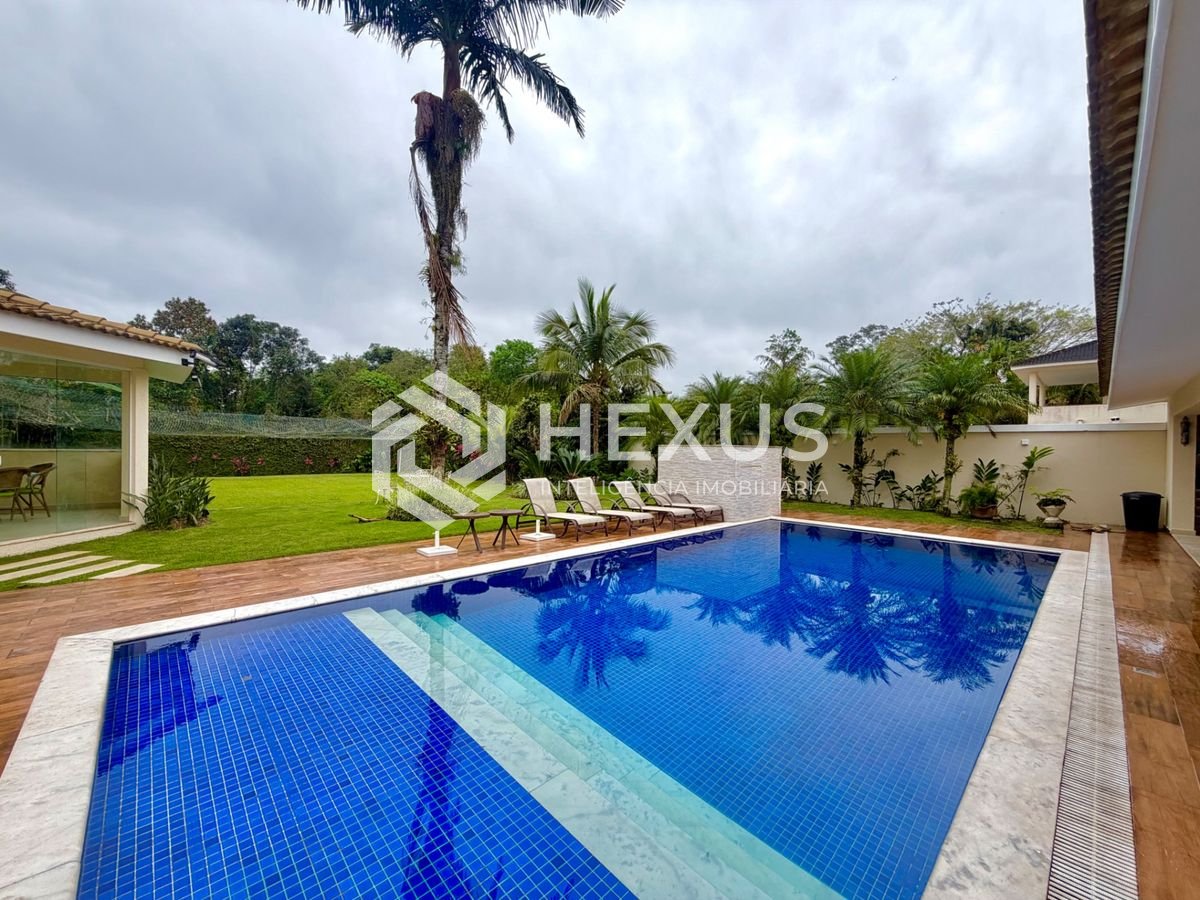 Foto 5 de Casa de alto padrão com varanda piscina e área gourmet no Acapulco, Guarujá