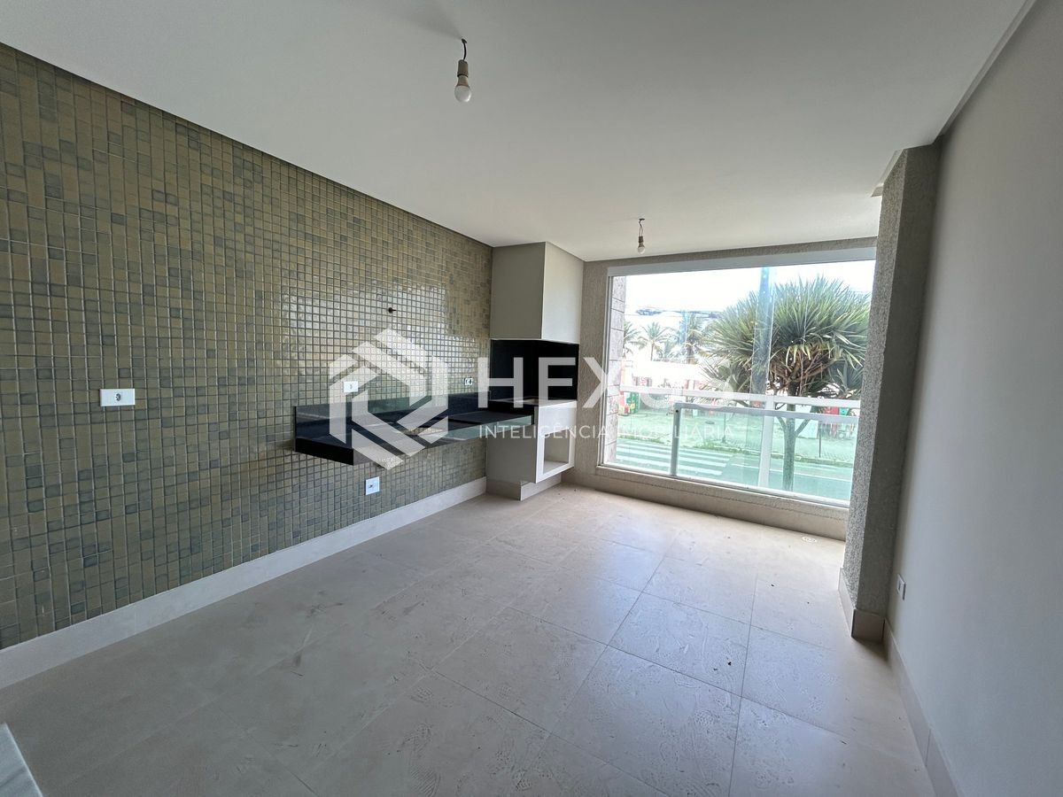 Foto 4 de Apartamento frente mar com varanda gourmet vista mar e lazer na região da Brunella na Enseada, Guarujá