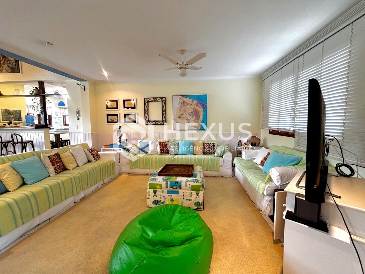 Foto 5 de Casa com piscina e área gourmet no Jardim Acapulco, Guarujá