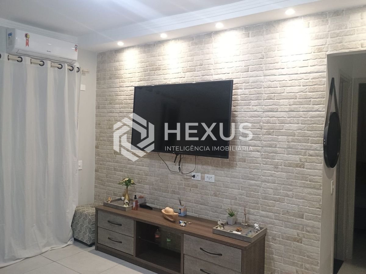 Foto 4 de Apartamento com varanda e lazer a 400m da praia na Enseada, Guarujá