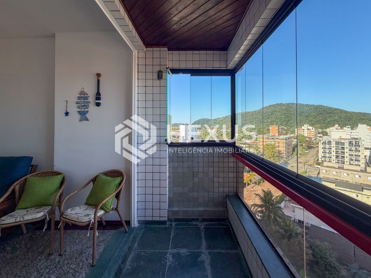 Foto 3 de Apartamento com varanda e lazer a 500m da praia na Enseada, Guarujá