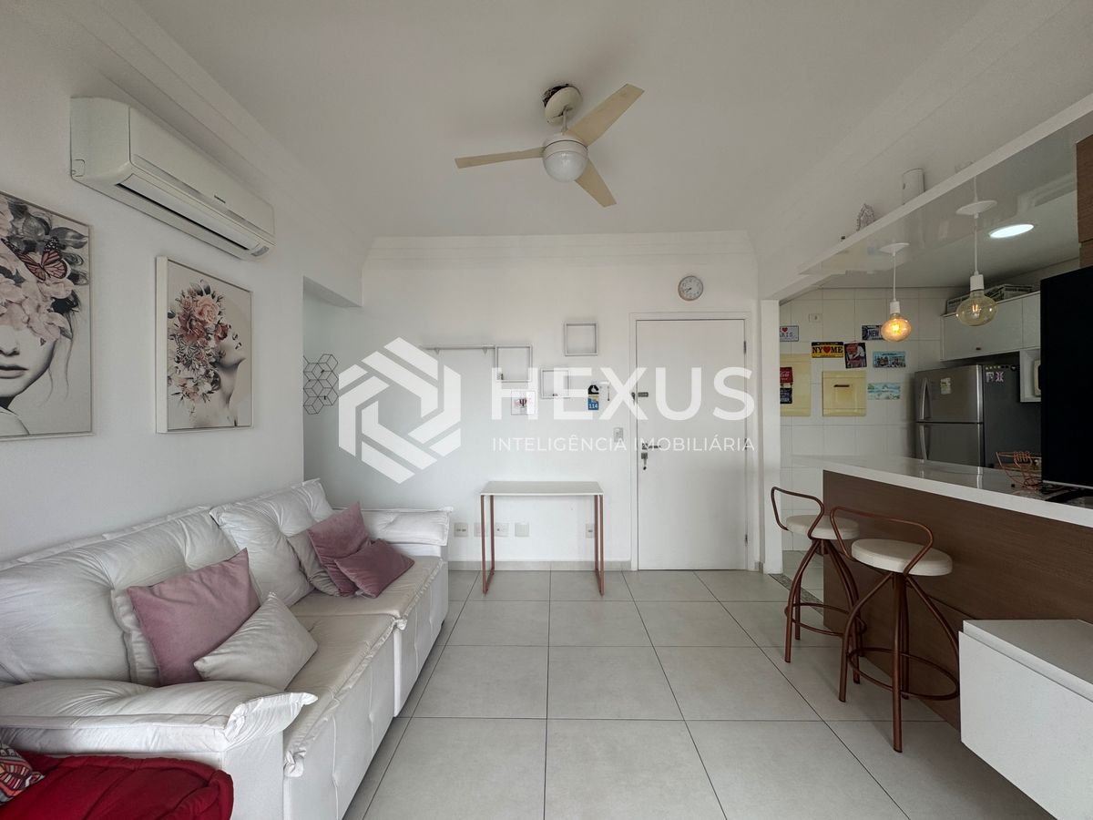 Foto 4 de Apartamento reformado com varanda e lazer a 600m da praia em Boqueirão, Santos