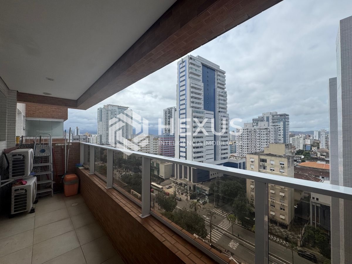 Foto 3 de Apartamento reformado com varanda e lazer a 600m da praia em Boqueirão, Santos