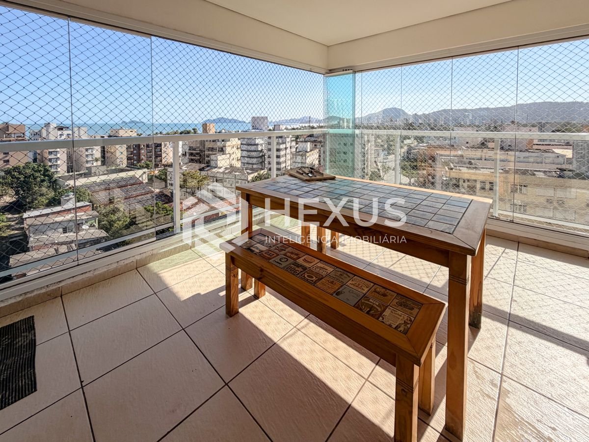Foto 3 de Apartamento reformado com varanda gourmet vista mar e lazer na Enseada, Guarujá