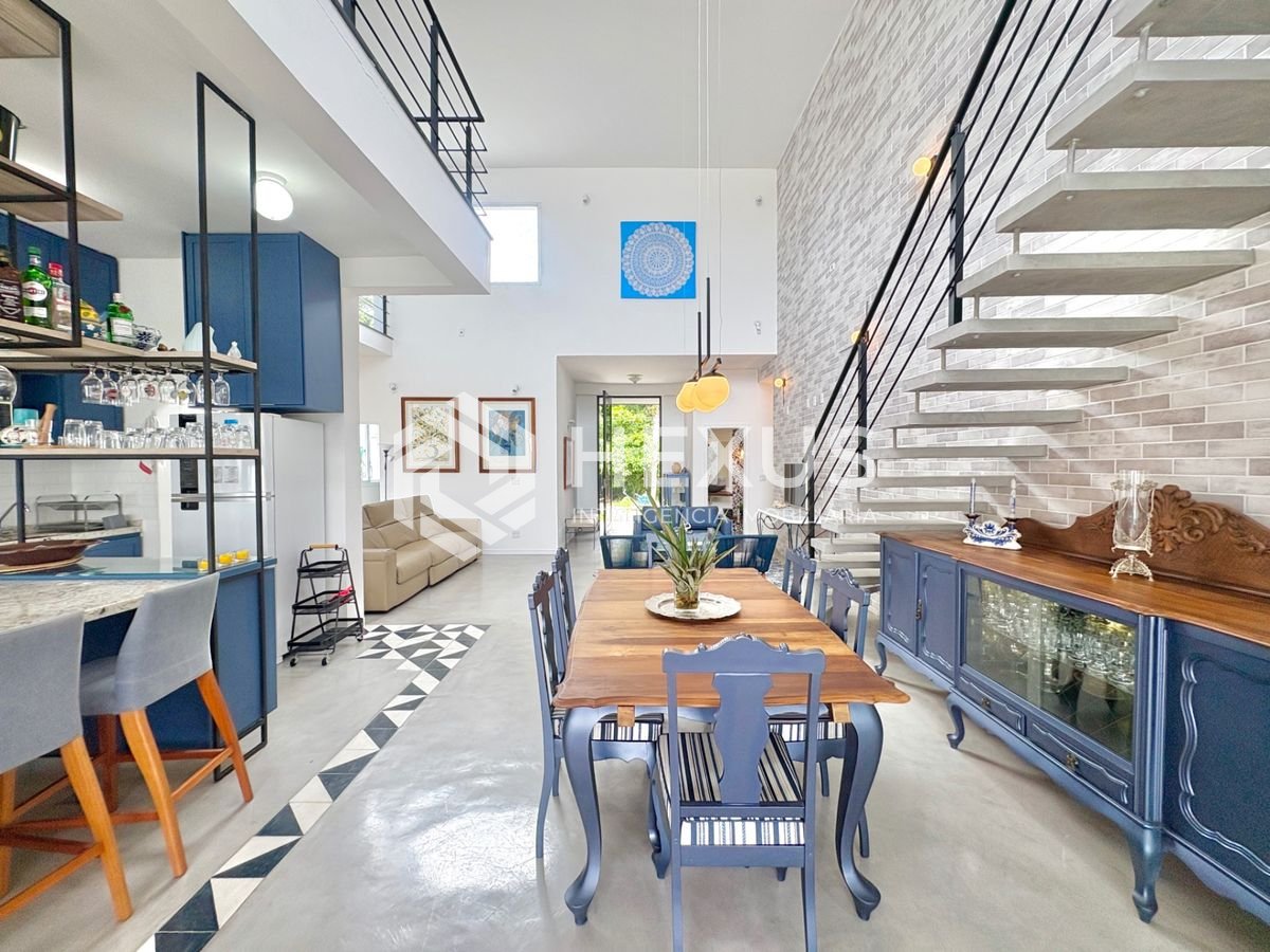 Foto 4 de Casa reformada com piscina e área gourmet no Jardim Acapulco, Guarujá