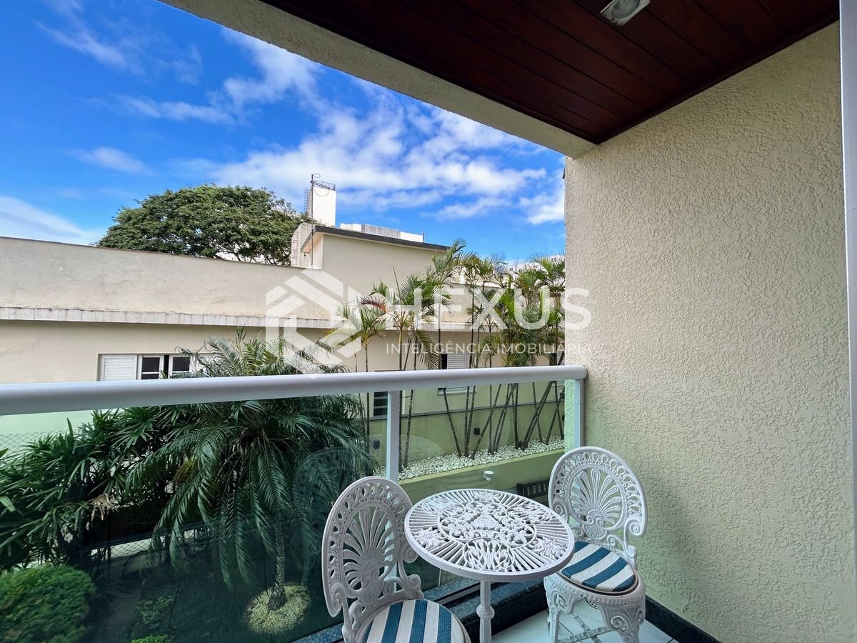 Foto 3 de Apartamento com varanda e lazer na Enseada, Guarujá