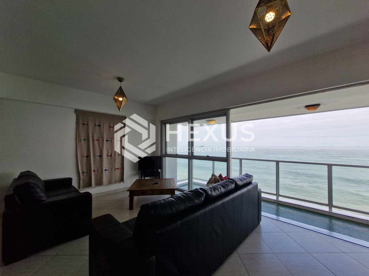 Foto 5 de Apartamento frente mar com varanda vista mar e lazer nas Pitangueiras, Guarujá