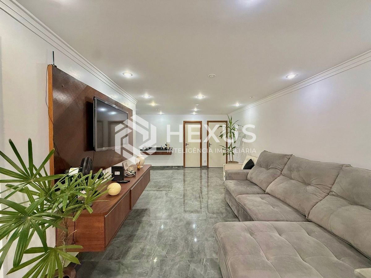 Foto 5 de Apartamento com varanda e lazer a 300m da praia na Enseada, Guarujá