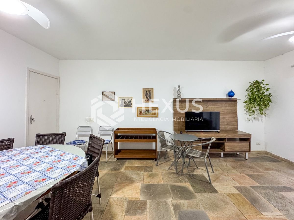 Foto 4 de Apartamento com varanda vista mar e lazer na beira mar da praia nas Pitangueiras, Guarujá