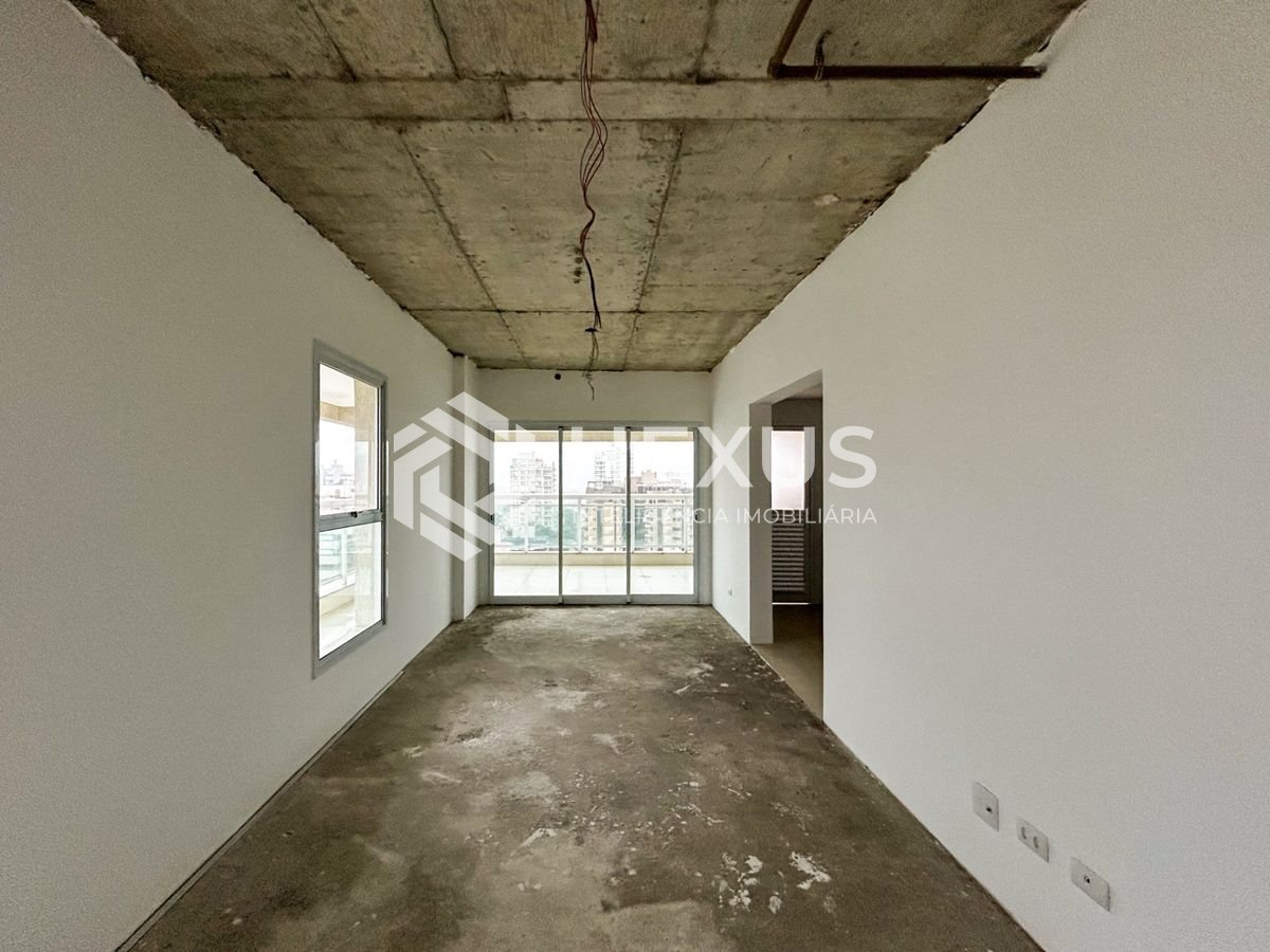 Foto 3 de Apartamento com varanda vista mar e lazer a 300m da praia na região da Brunella na Enseada, Guarujá