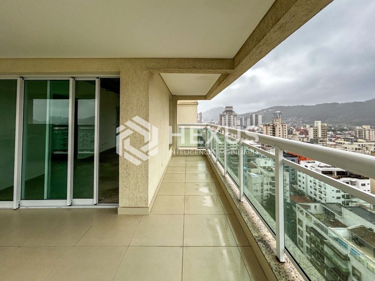Foto 2 de Apartamento com varanda vista mar e lazer a 300m da praia na região da Brunella na Enseada, Guarujá