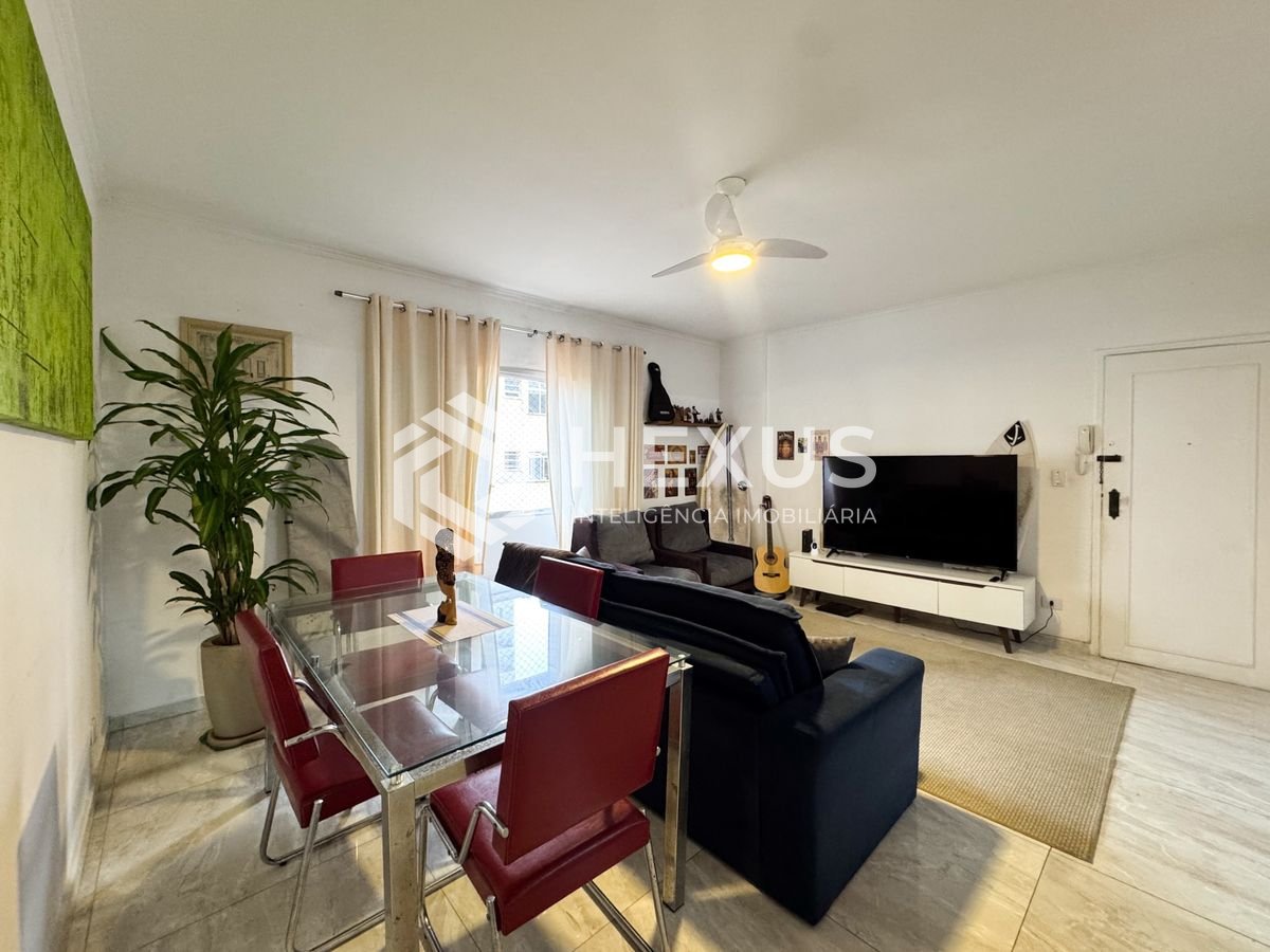 Foto 2 de Apartamento reformado a 250m da praia no Jardim Astúrias, Guarujá
