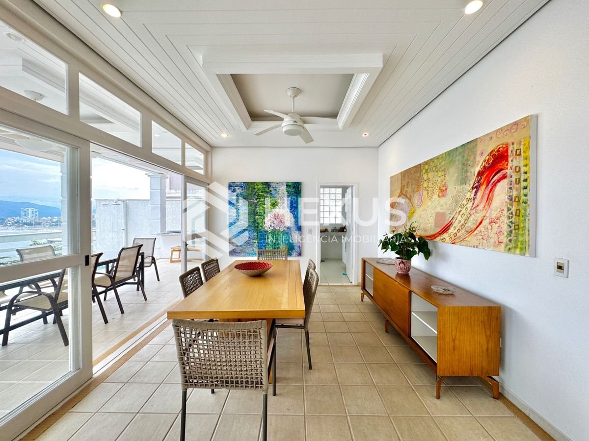 Foto 5 de Casa frente mar com piscina e área gourmet no Condomínio Península na Praia da Enseada, Guaruja