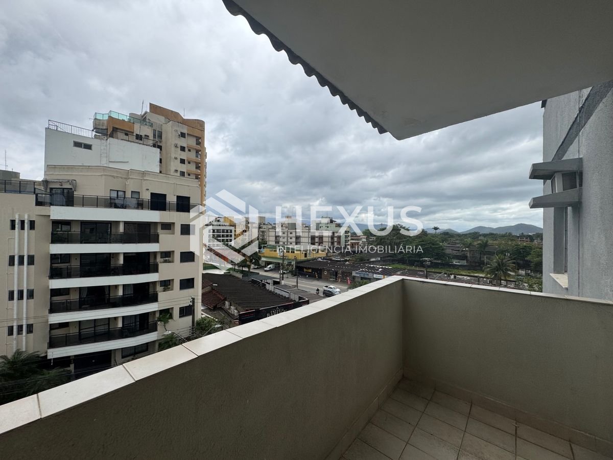 Foto 2 de Apartamento com varanda e lazer a 250m da praia na Enseada, Guarujá