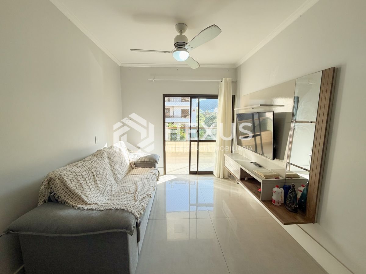 Foto 3 de Apartamento reformado com varanda e lazer no Jardim São Miguel na Enseada, Guarujá