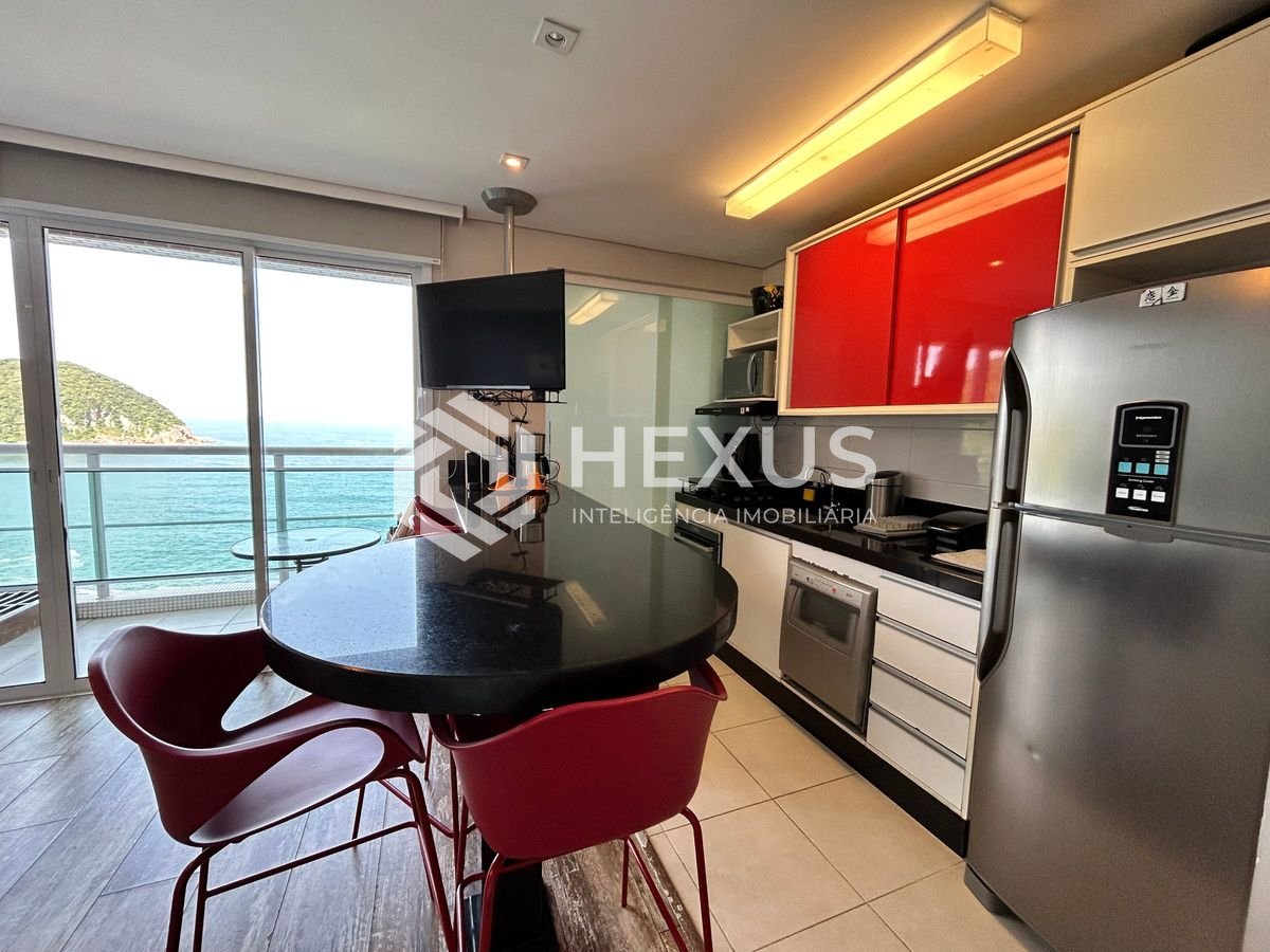 Foto 3 de Apartamento com varanda gourmet vista mar e lazer na Enseada, Guarujá