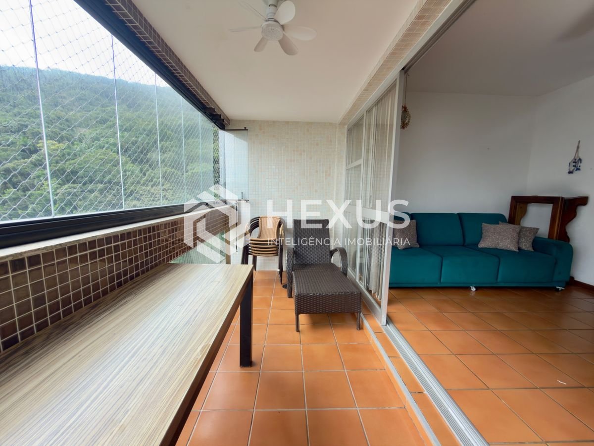 Foto 5 de Apartamento beira mar com varanda vista mar e lazer nas Pitangueiras, Guarujá