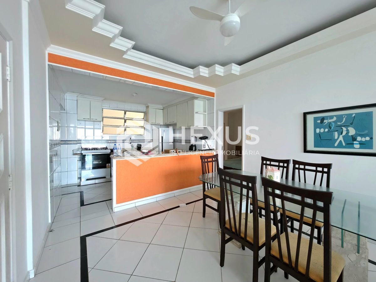 Foto 5 de Apartamento reformado frente mar com varanda vista mar nas Pitangueiras, Guarujá