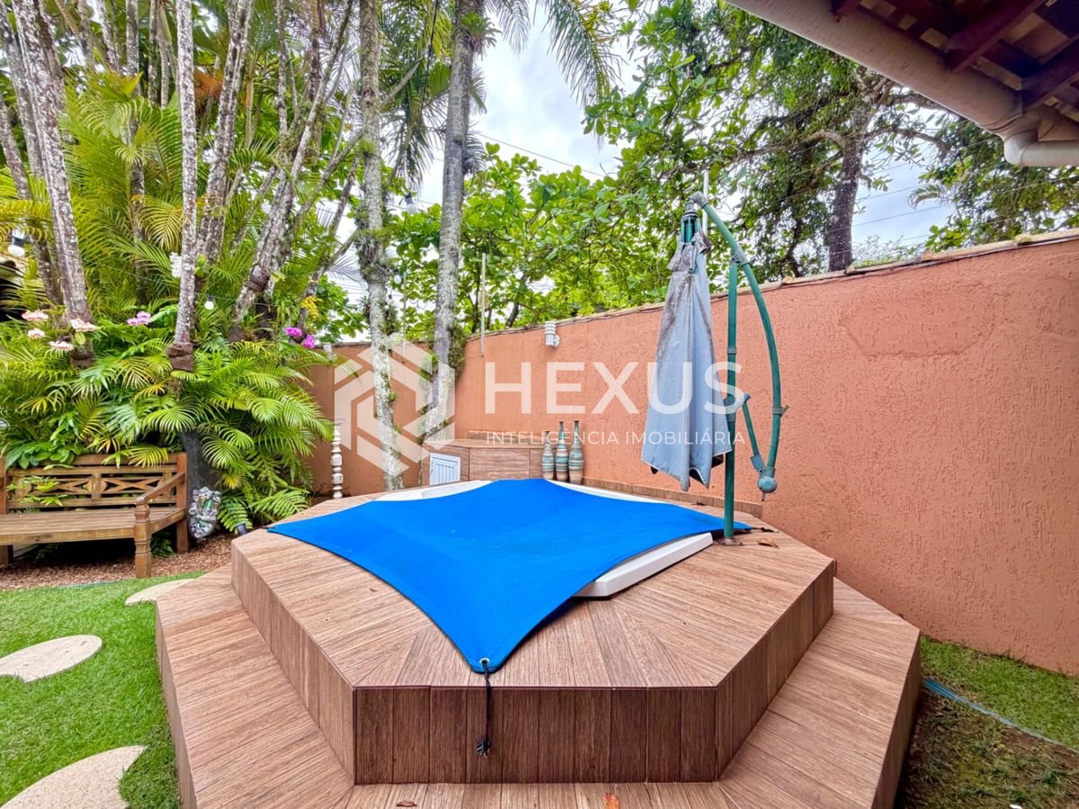 Foto 5 de Casa reformada com varanda piscina e área gourmet em Jardim Virgínia, Guarujá