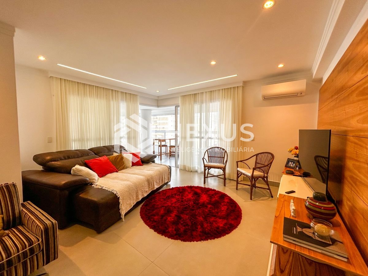 Foto 4 de Apartamento reformado com varanda vista mar e lazer a 500m da praia na região da Barra Funda nas Pitangueiras, Guarujá