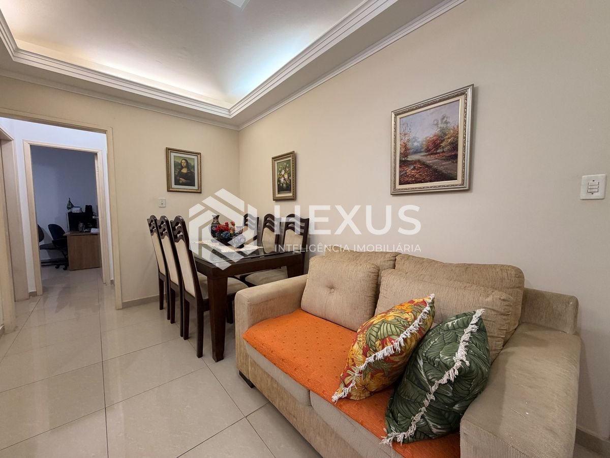 Foto 5 de Apartamento reformado com varanda a 300m da praia na Enseada, Guarujá