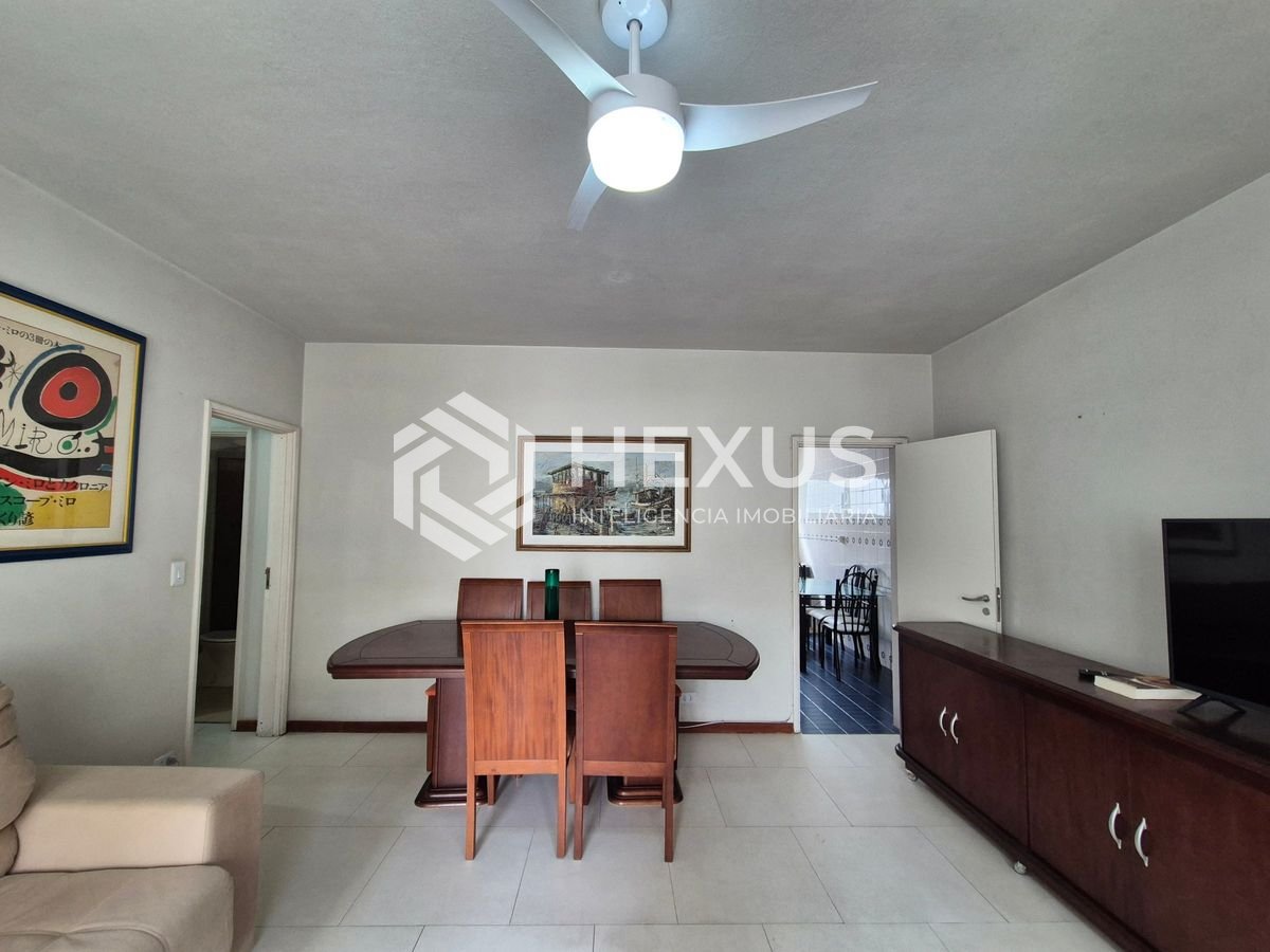 Foto 5 de Apartamento com varanda vista mar a 1 quadra da praia nas Pitangueiras, Guarujá