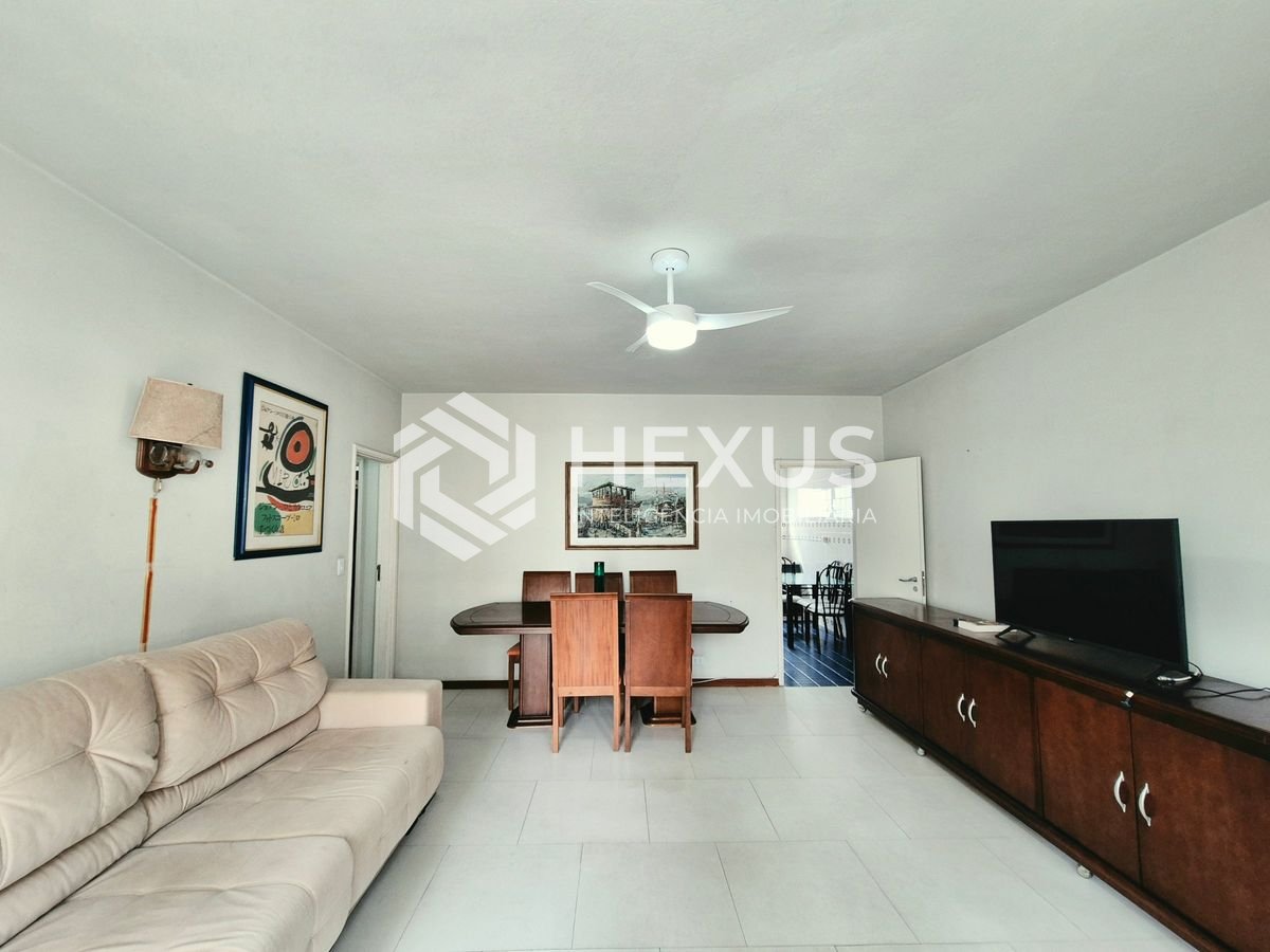 Foto 3 de Apartamento com varanda vista mar a 1 quadra da praia nas Pitangueiras, Guarujá