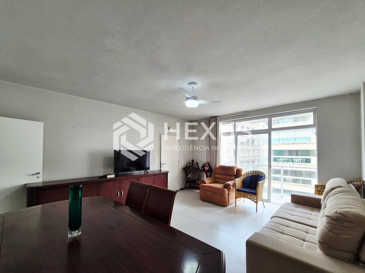 Foto 2 de Apartamento com varanda vista mar a 1 quadra da praia nas Pitangueiras, Guarujá