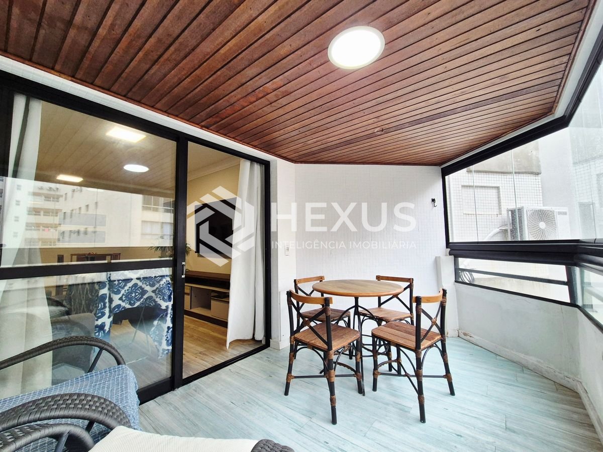 Foto 4 de Apartamento com varanda vista mar e lazer nas Pitangueiras, Guarujá