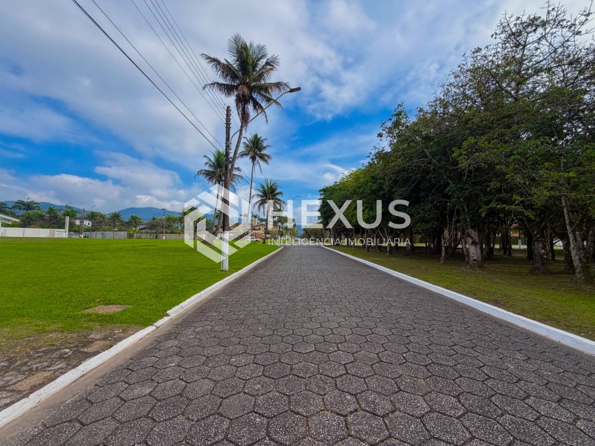 Foto 4 de Terreno de 1.982 m² frente avenida no Jardim Acapulco, Guarujá