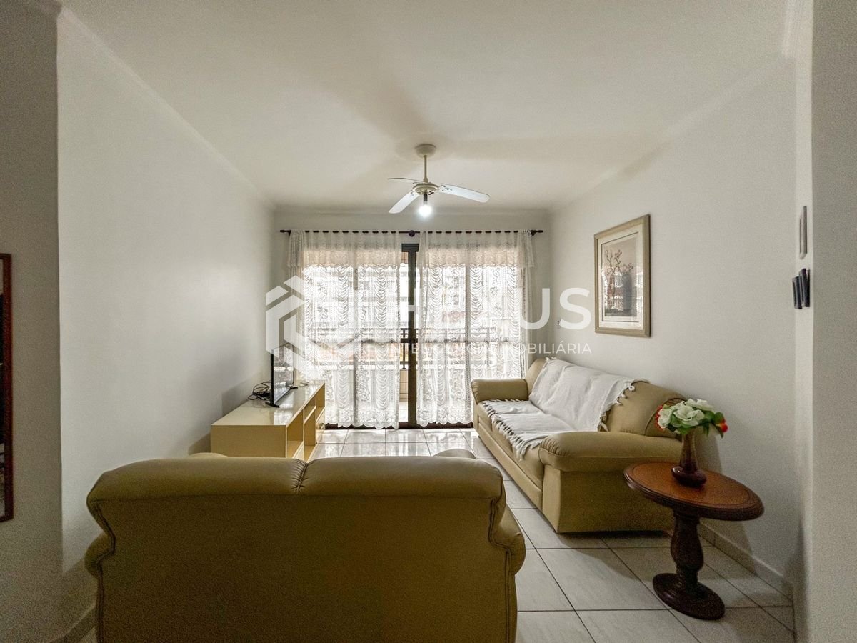 Foto 5 de Apartamento com varanda a 600m da praia na Região do Casagrande na Enseada, Guarujá
