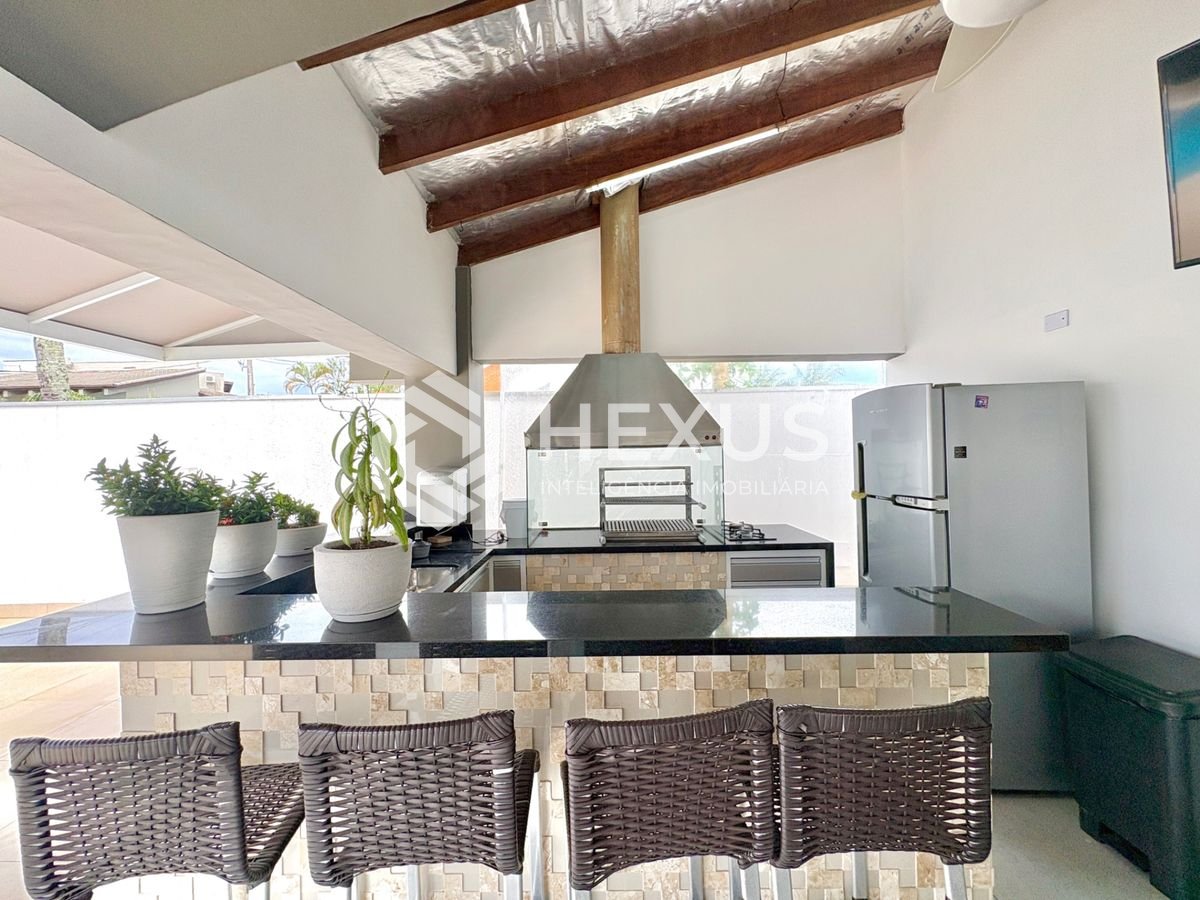 Foto 5 de Casa reformada com varanda piscina e área gourmet no Acapulco, Guarujá