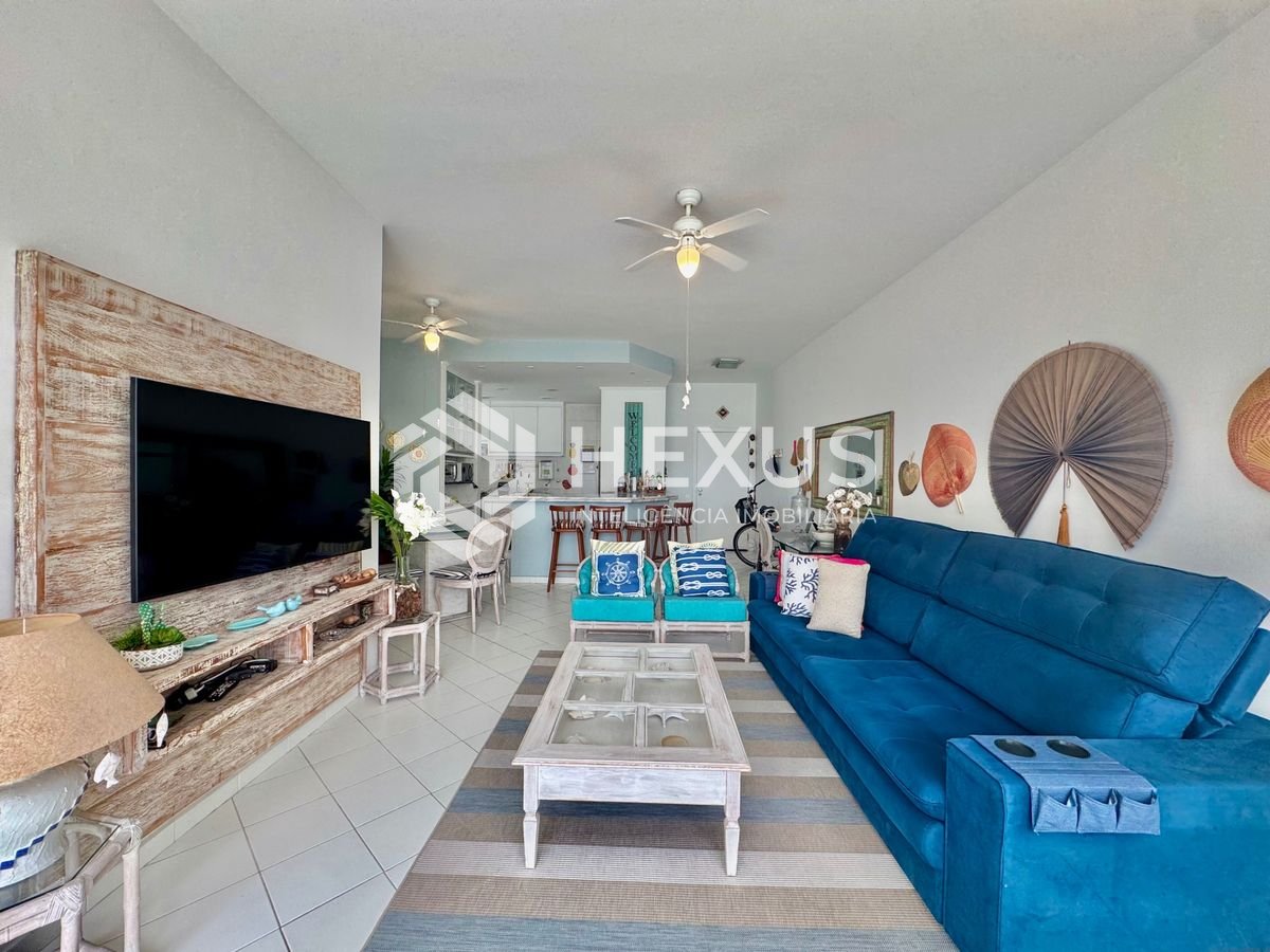 Foto 4 de Apartamento reformado frente mar com varanda vista mar e lazer no Jardim Astúrias, Guarujá