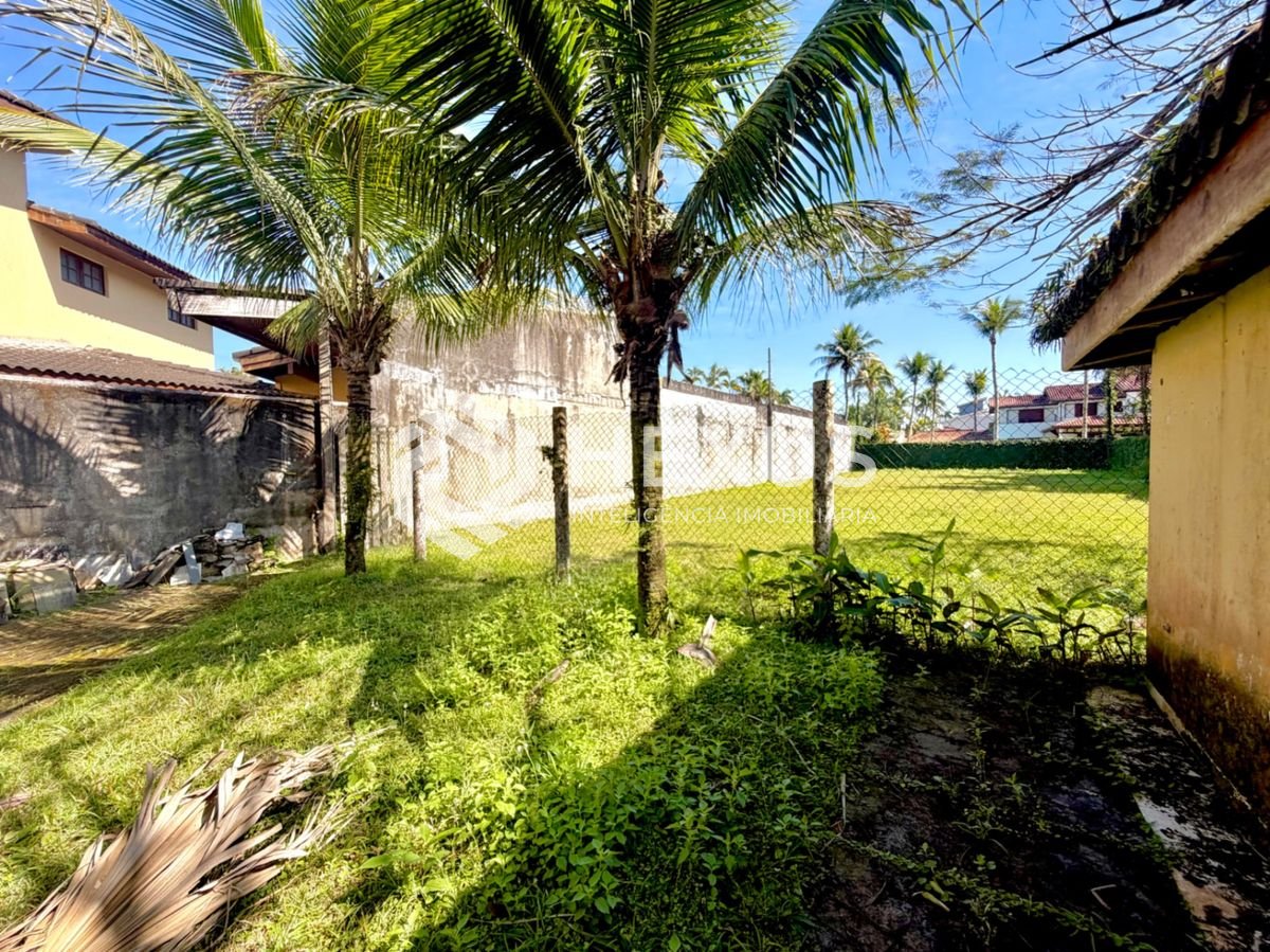 Foto 4 de Terreno de 682 m² frente para praça no Jardim Acapulco, Guarujá