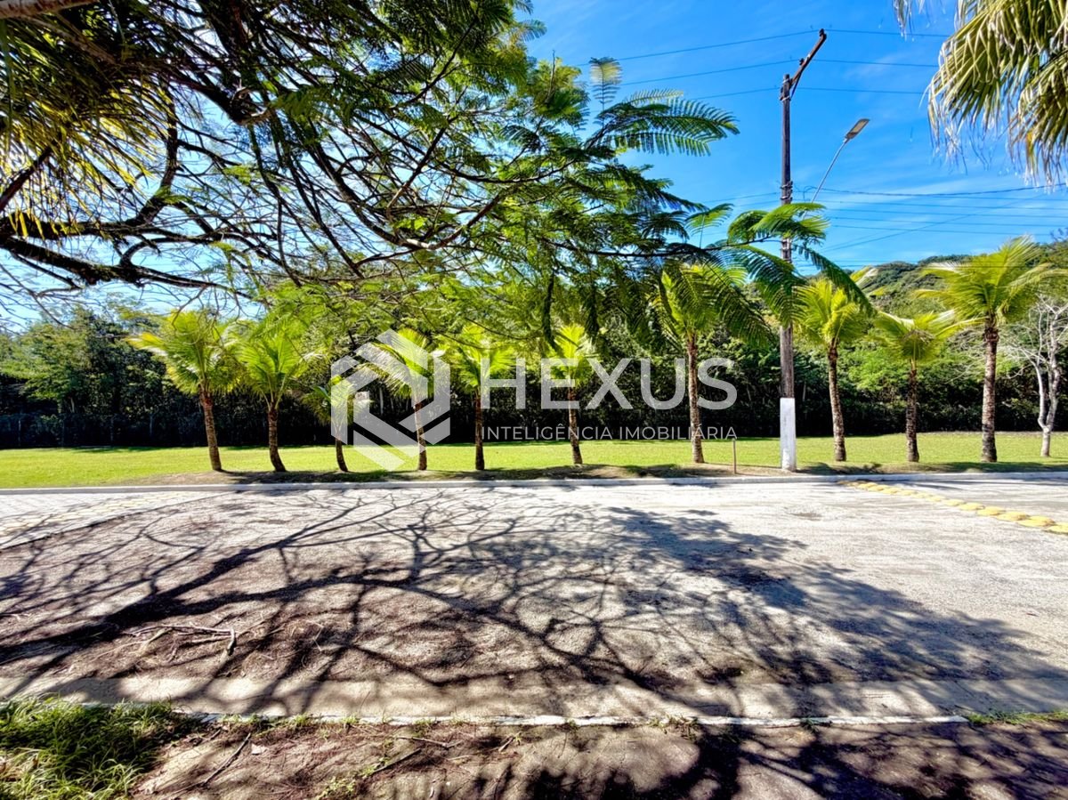 Foto 3 de Terreno de 682 m² frente para praça no Jardim Acapulco, Guarujá