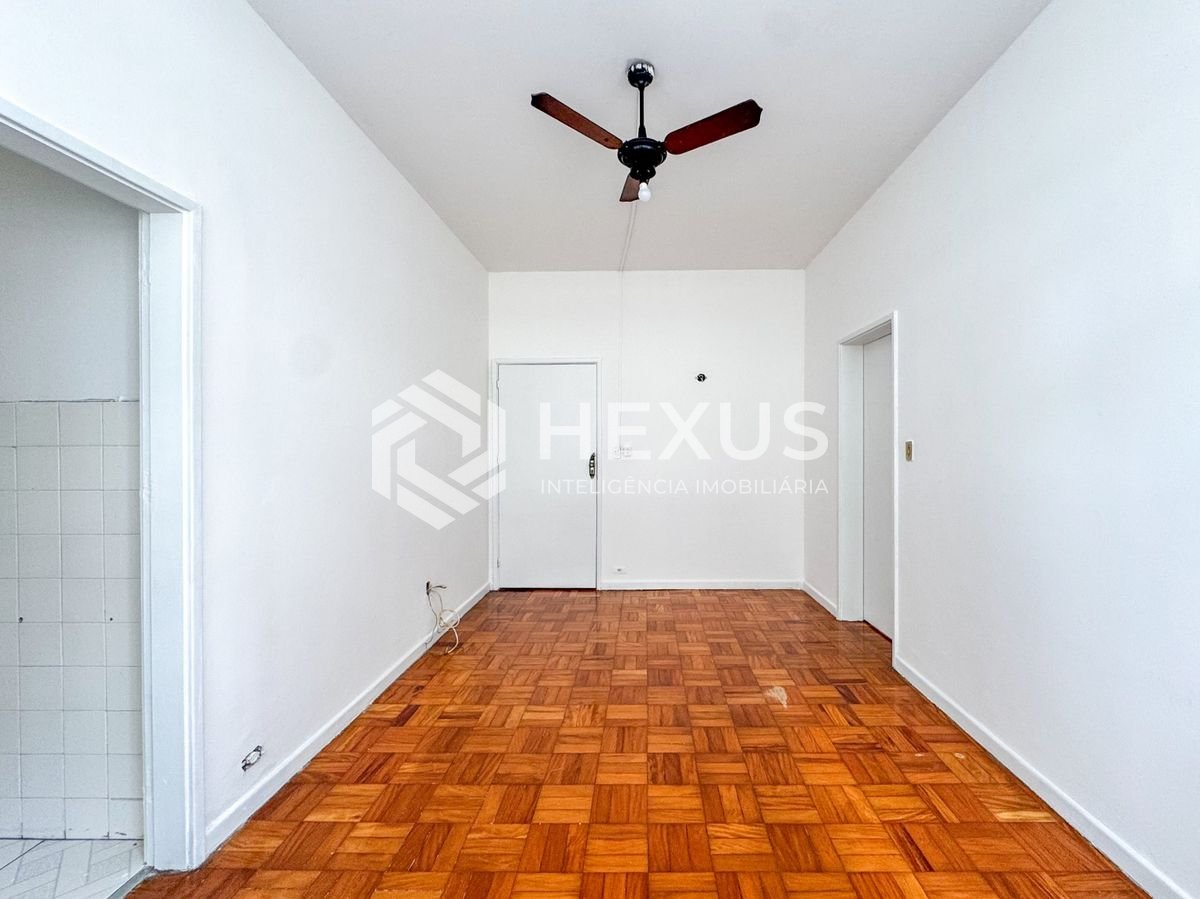 Foto 3 de Apartamento a 50m da praia nas Pitangueiras, Guarujá