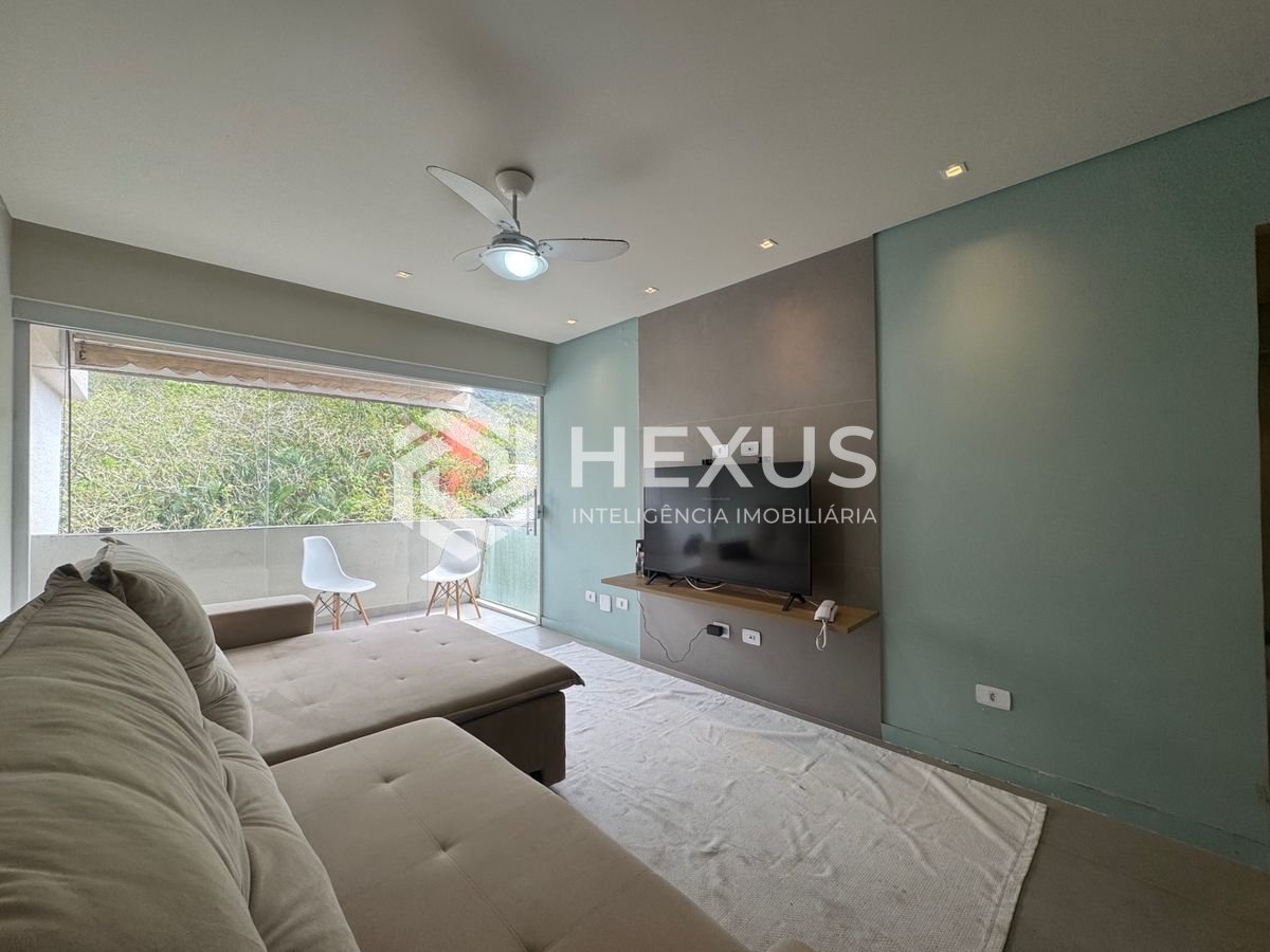 Foto 5 de Apartamento reformado com varanda e lazer a 200m da praia na Enseada, Guarujá