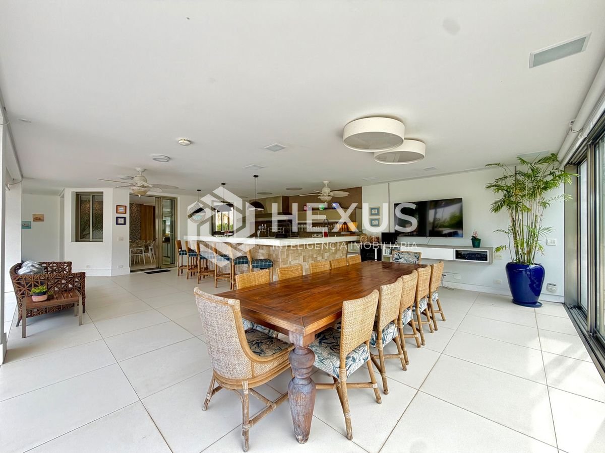 Foto 4 de Casa reformada com varanda piscina e área gourmet no Acapulco, Guarujá