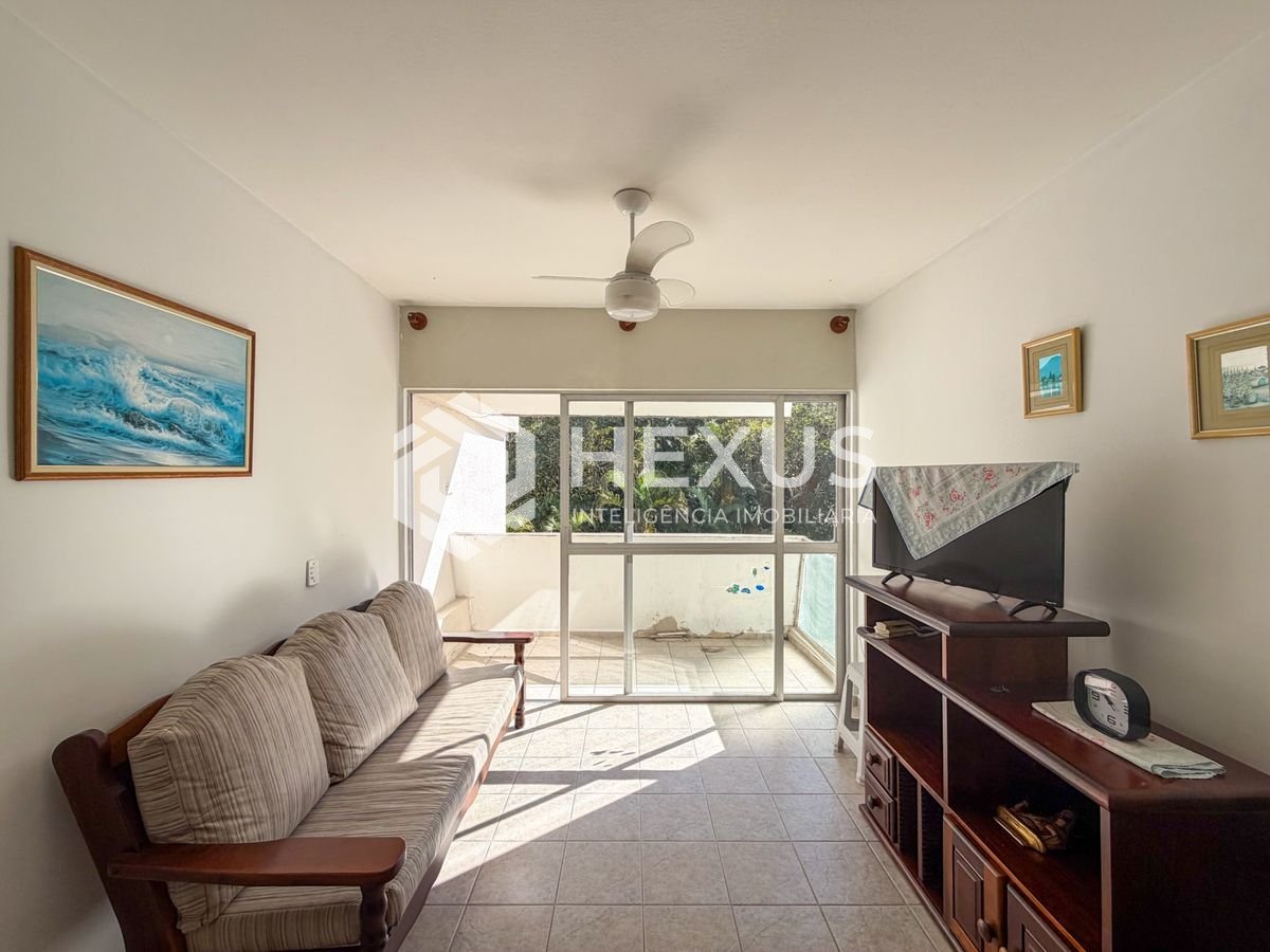Foto 2 de Apartamento com varanda e lazer a 500m da praia na Enseada, Guarujá