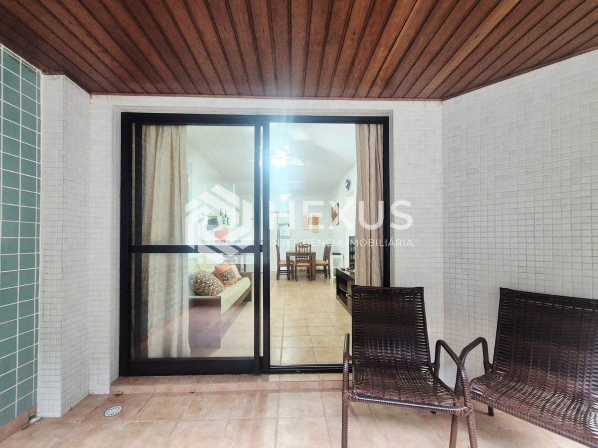 Foto 5 de Apartamento com varanda e lazer a 1 quadra da praia nas Pitangueiras, Guarujá