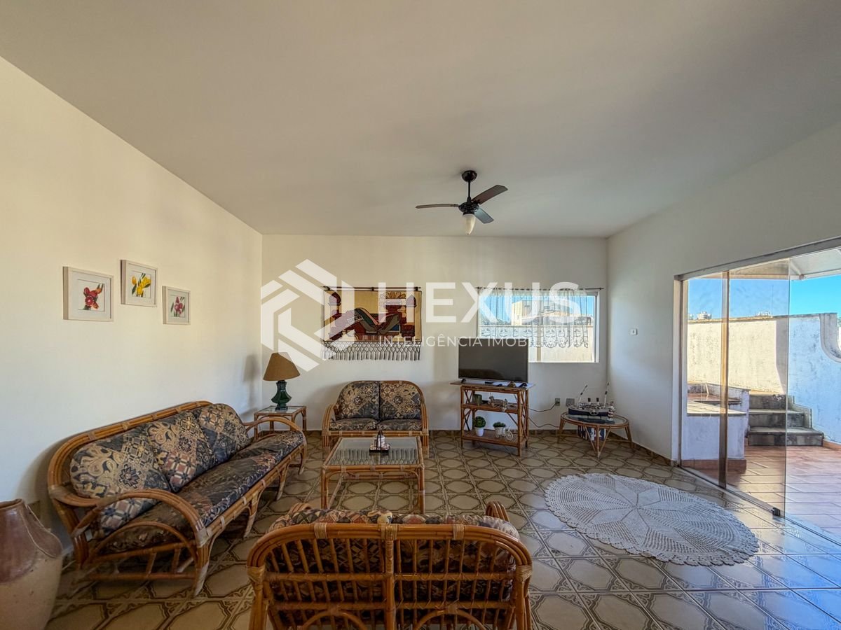 Foto 4 de Apartamento com varanda vista mar a 500m da praia na Enseada, Guarujá