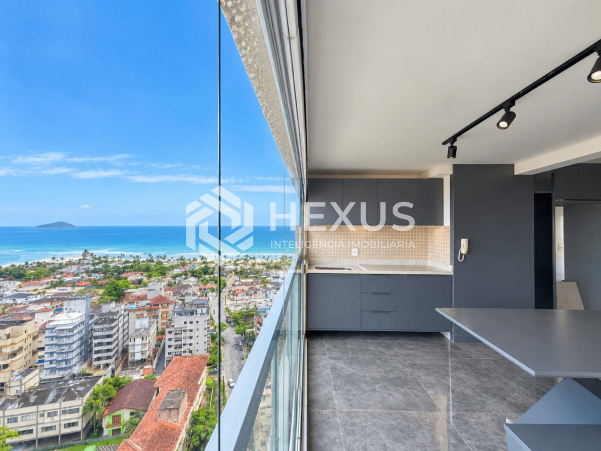 Foto 3 de Apartamento reformado com varanda gourmet vista mar e lazer na Enseada, Guarujá