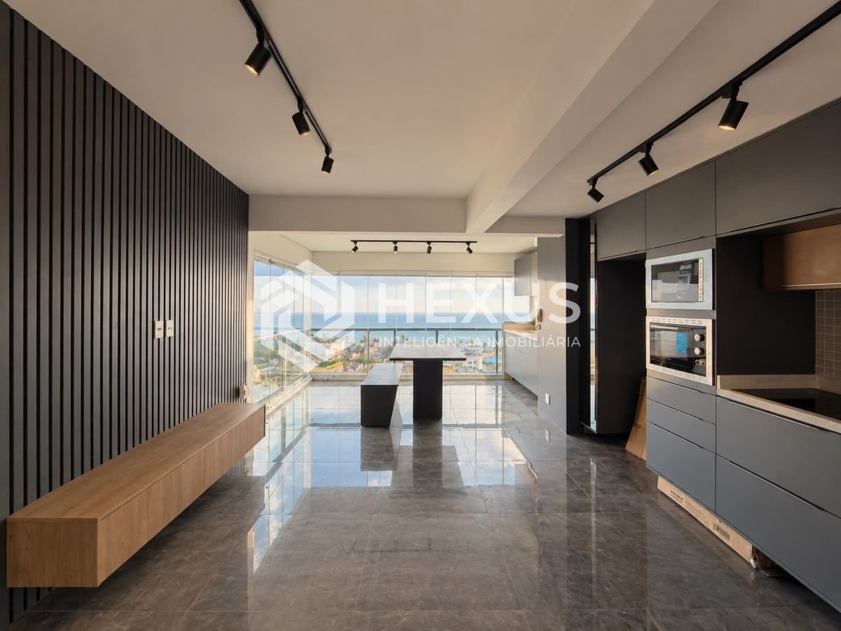 Foto 4 de Apartamento reformado com varanda gourmet vista mar e lazer na Enseada, Guarujá