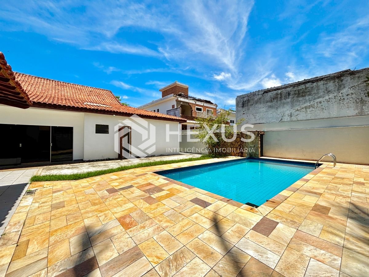 Foto 3 de Casa com piscina e área gourmet no Jardim Acapulco, Guarujá