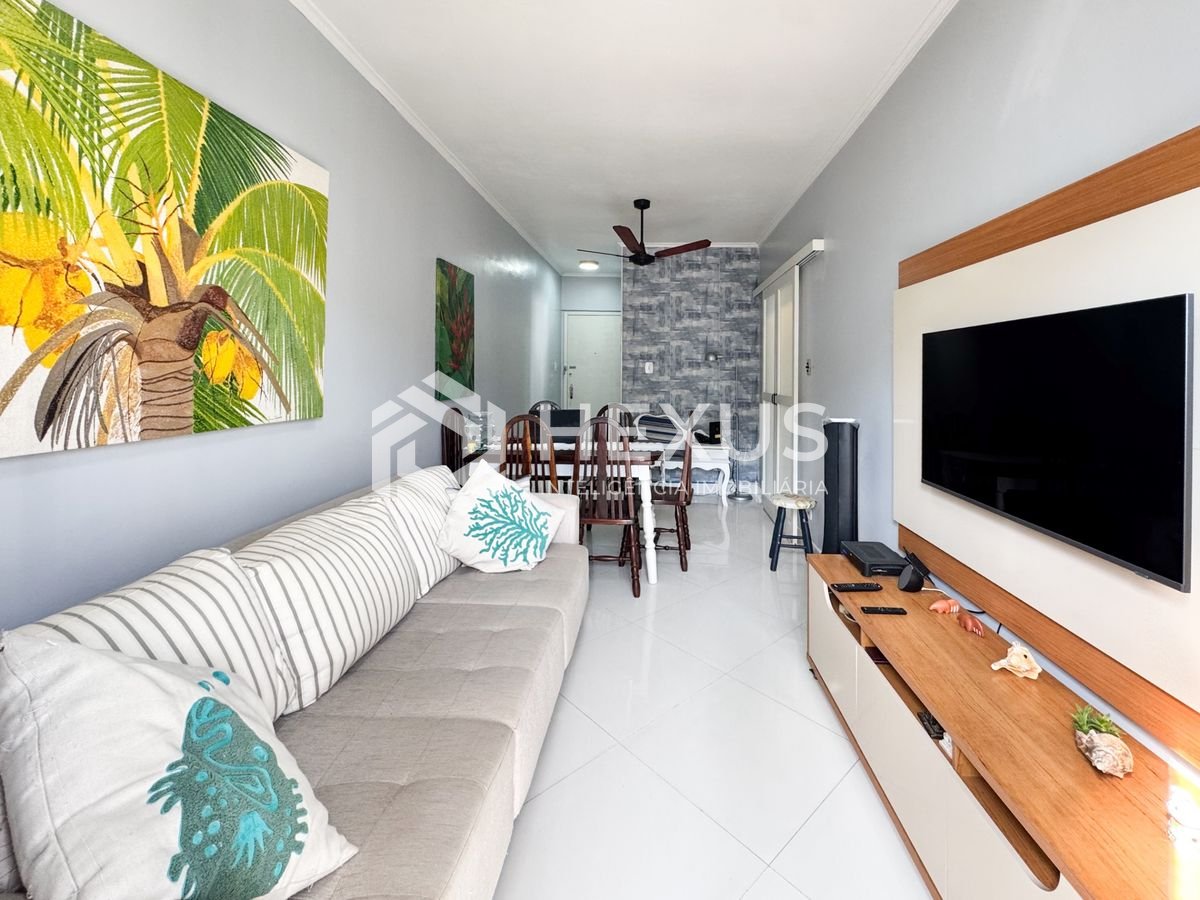 Foto 2 de Apartamento com varanda a 2 quadras da praia nas Pitangueiras, Guarujá