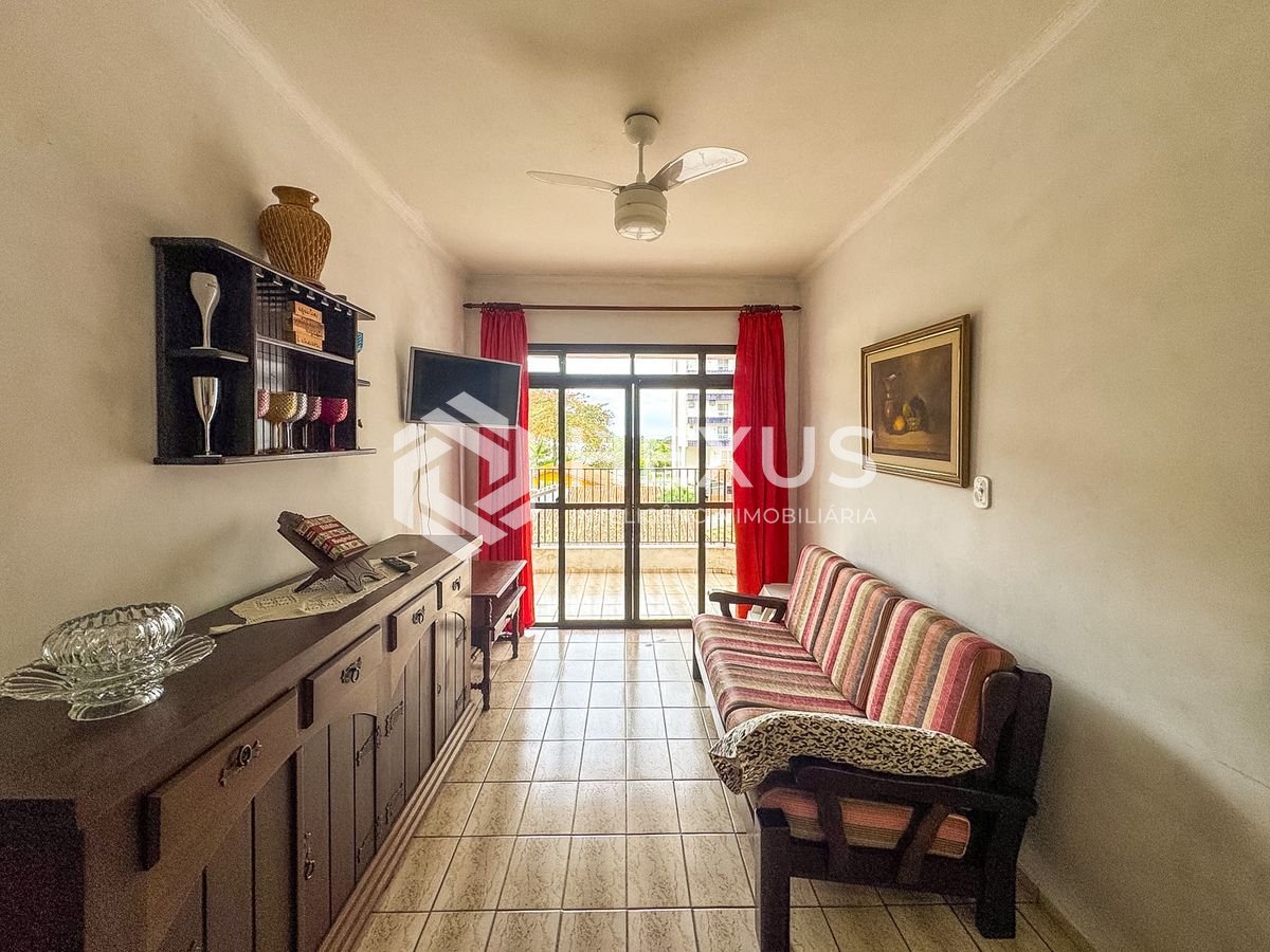 Foto 3 de Apartamento com varanda a 300m da praia no Tombo, Guarujá