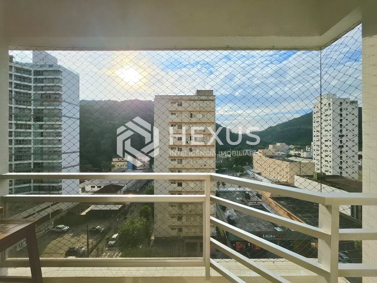 Foto 4 de Apartamento com varanda e lazer a 2 quadras da praia nas Pitangueiras, Guarujá