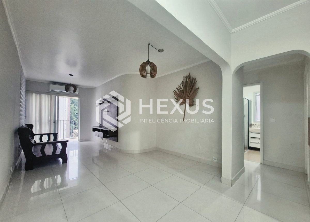 Foto 4 de Apartamento com varanda e lazer a 1 quadra da praia nas Pitangueiras, Guarujá